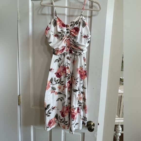 3/$30 2Large dress and skirt bundle - Picture 4 of 7